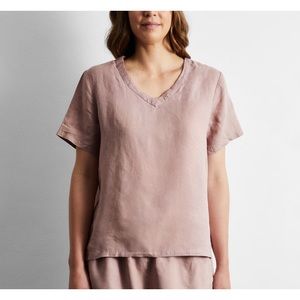 Bed Threads L Linen V Neck Top